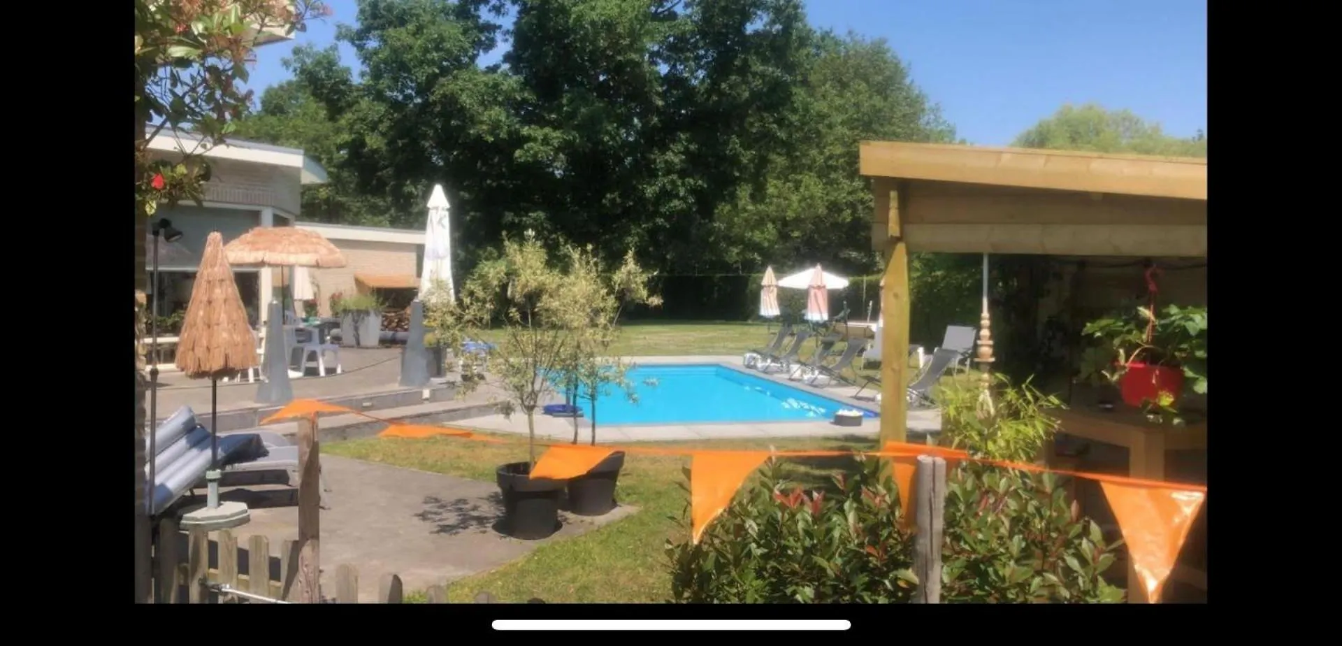 B&B Maison Saint Tropez Eindhoven Bed & Breakfast