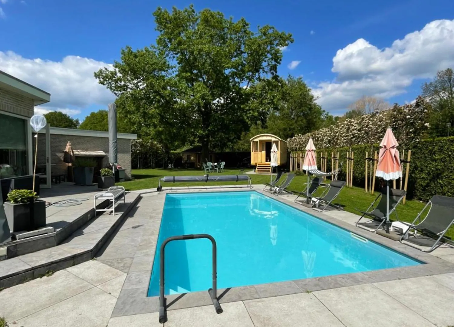B&B Maison Saint Tropez Eindhoven Bed & Breakfast