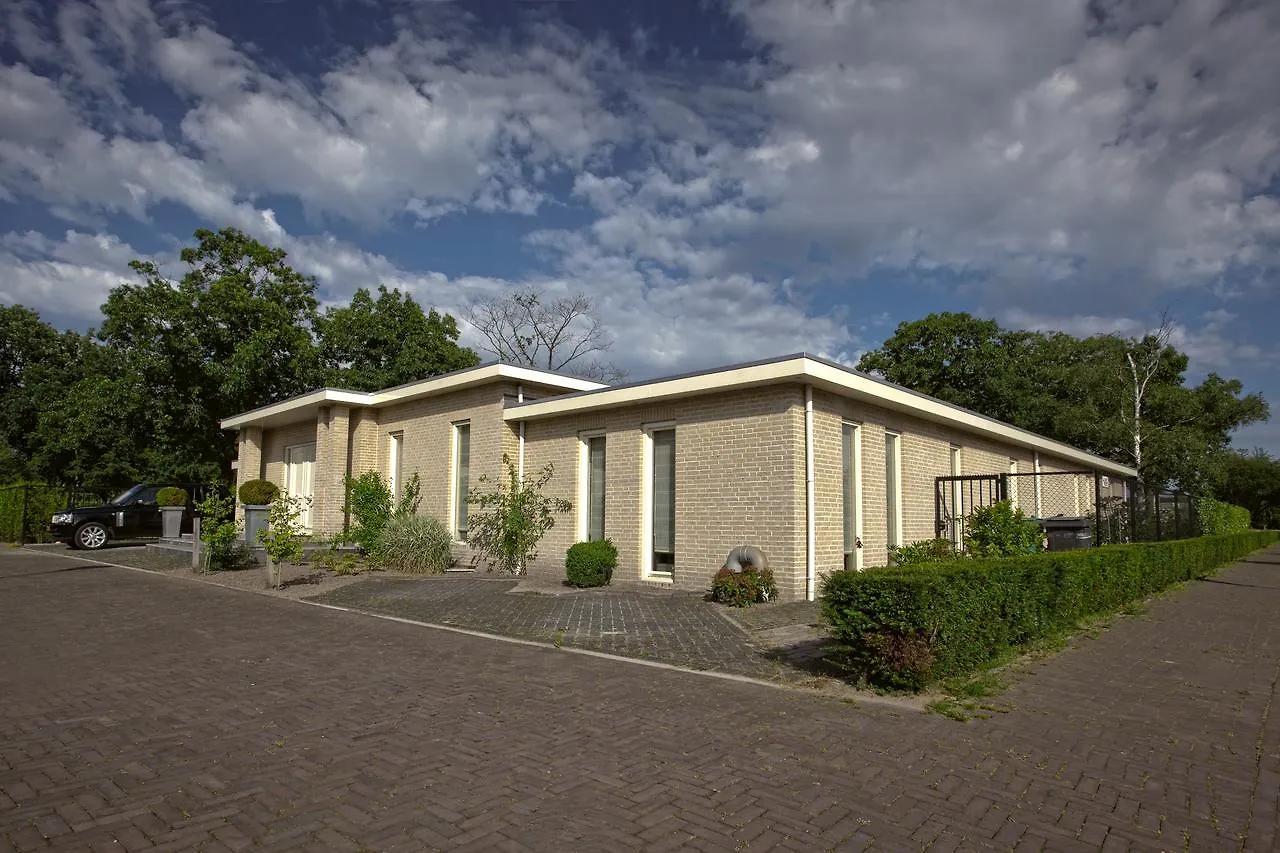B&B Maison Saint Tropez Eindhoven Bed & Breakfast
